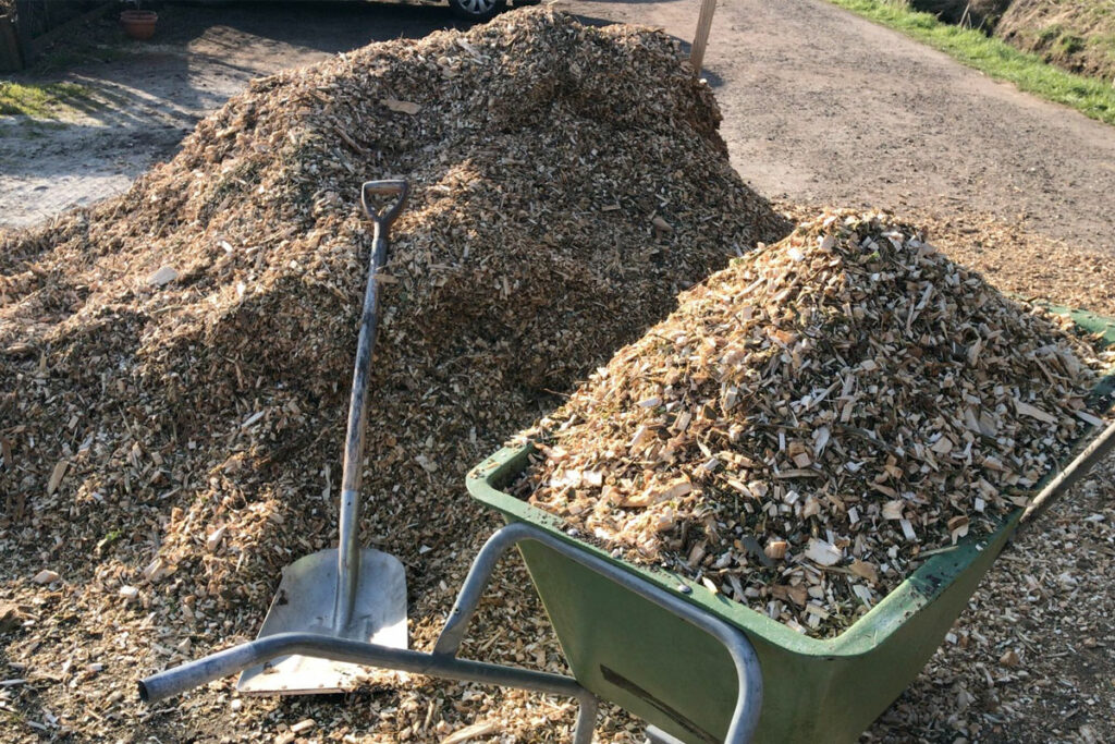 houtsnippers in de moestuin