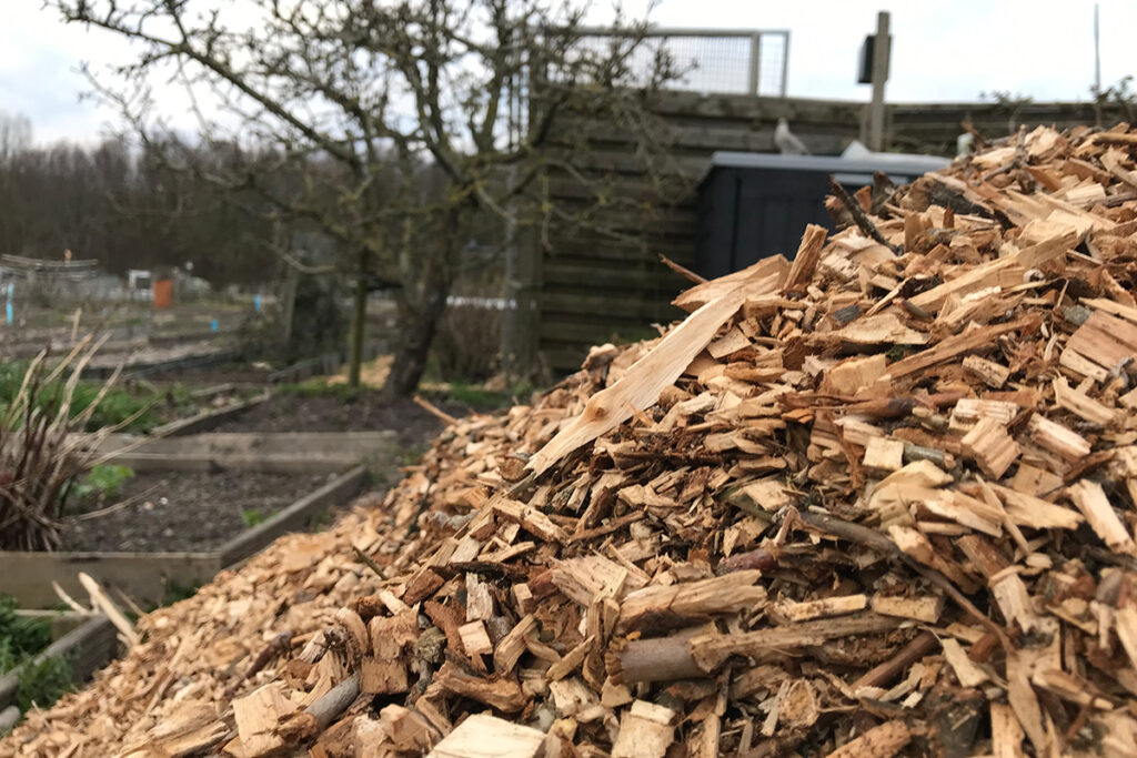 Nadelen houtsnippers tuin
