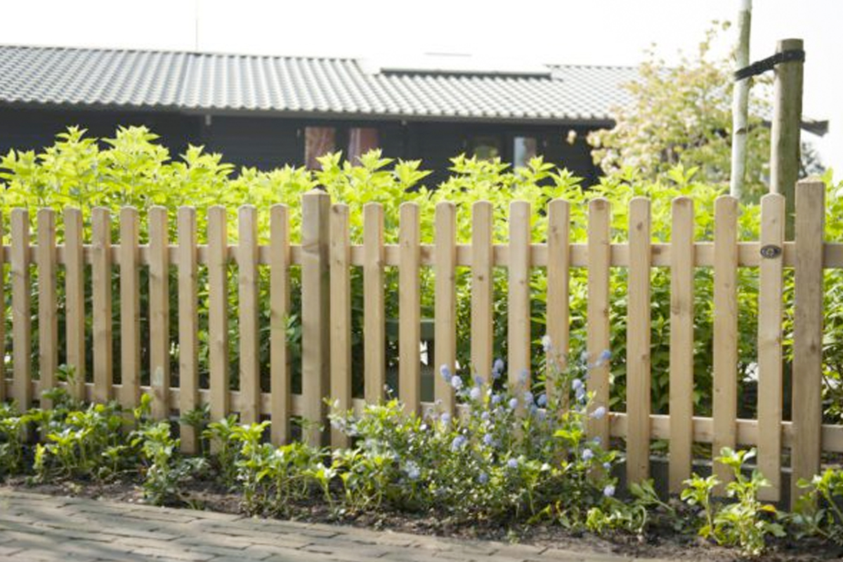 Houten hekje moestuin